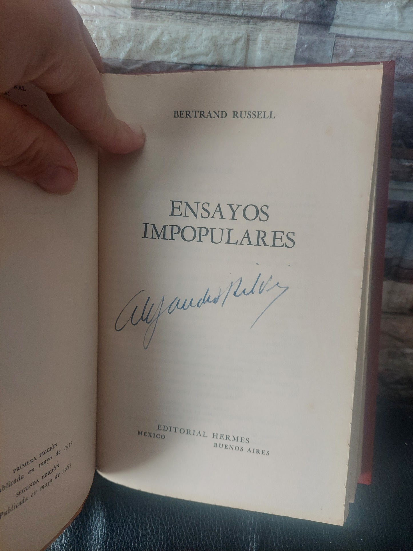 El poder en los hombres y en los pueblos/Ensayos impopulares - Bertrand Russell (subrayado con lapicera)