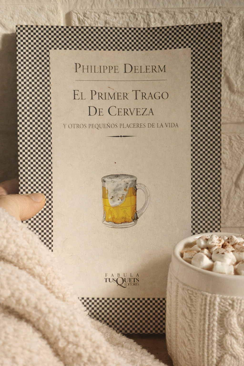 El primer trago de cerveza y otros pequeños placeres de la vida - Philippe Delerm