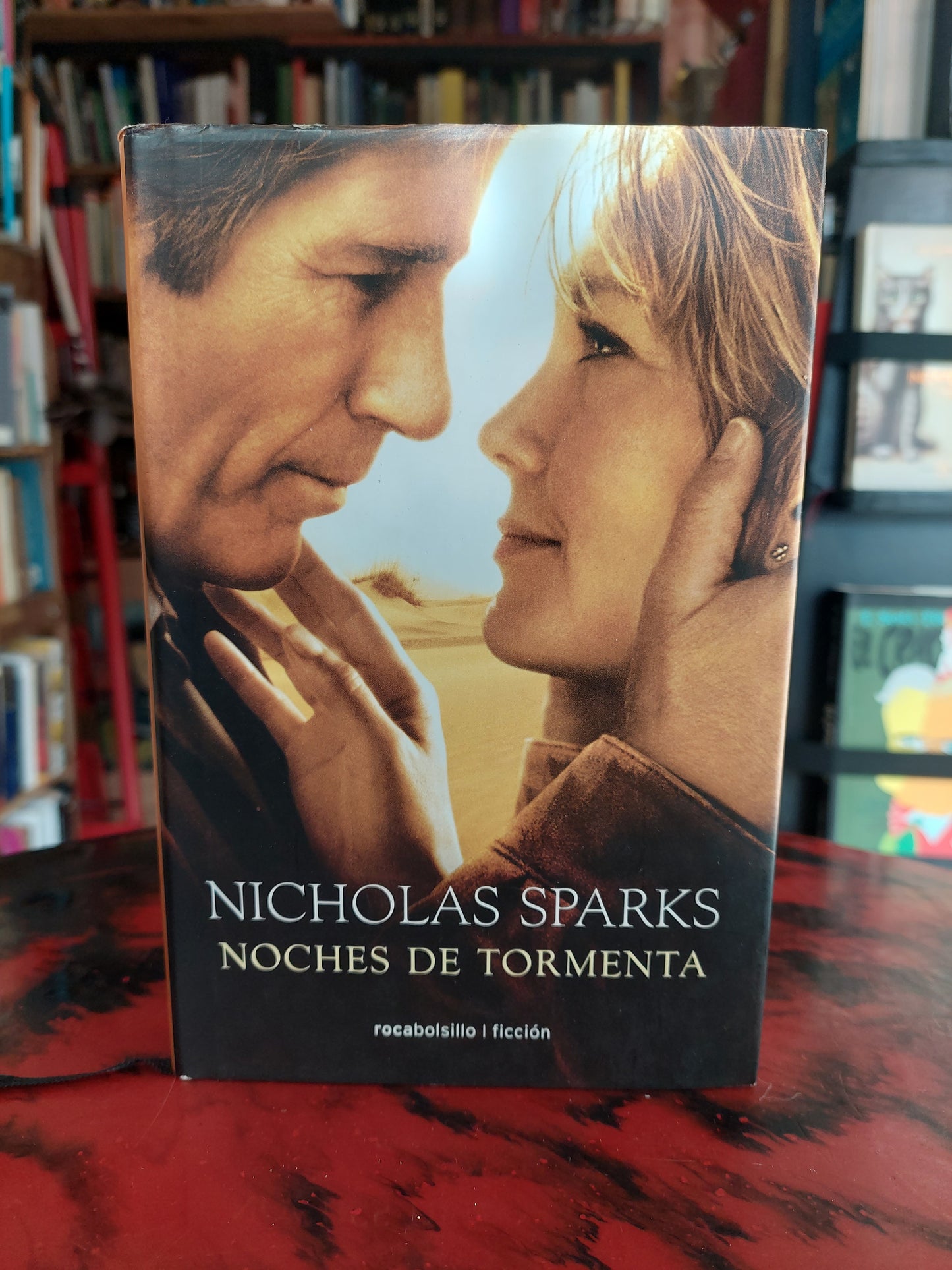Noches de tormenta - Nicholas Sparks (como nuevo, tapa dura)