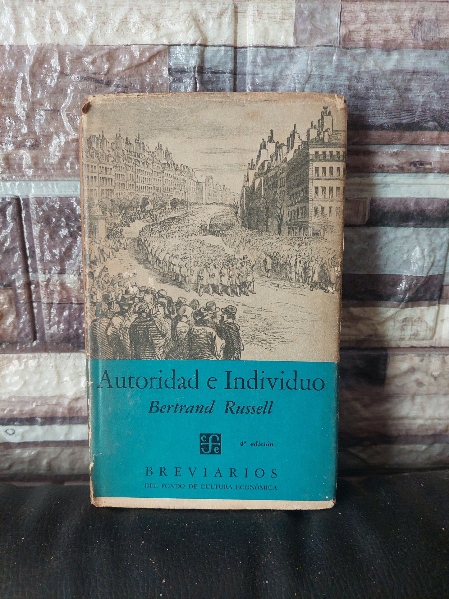 Autoridad e individuo - Bertrand Russell (subrayado con lapicera)