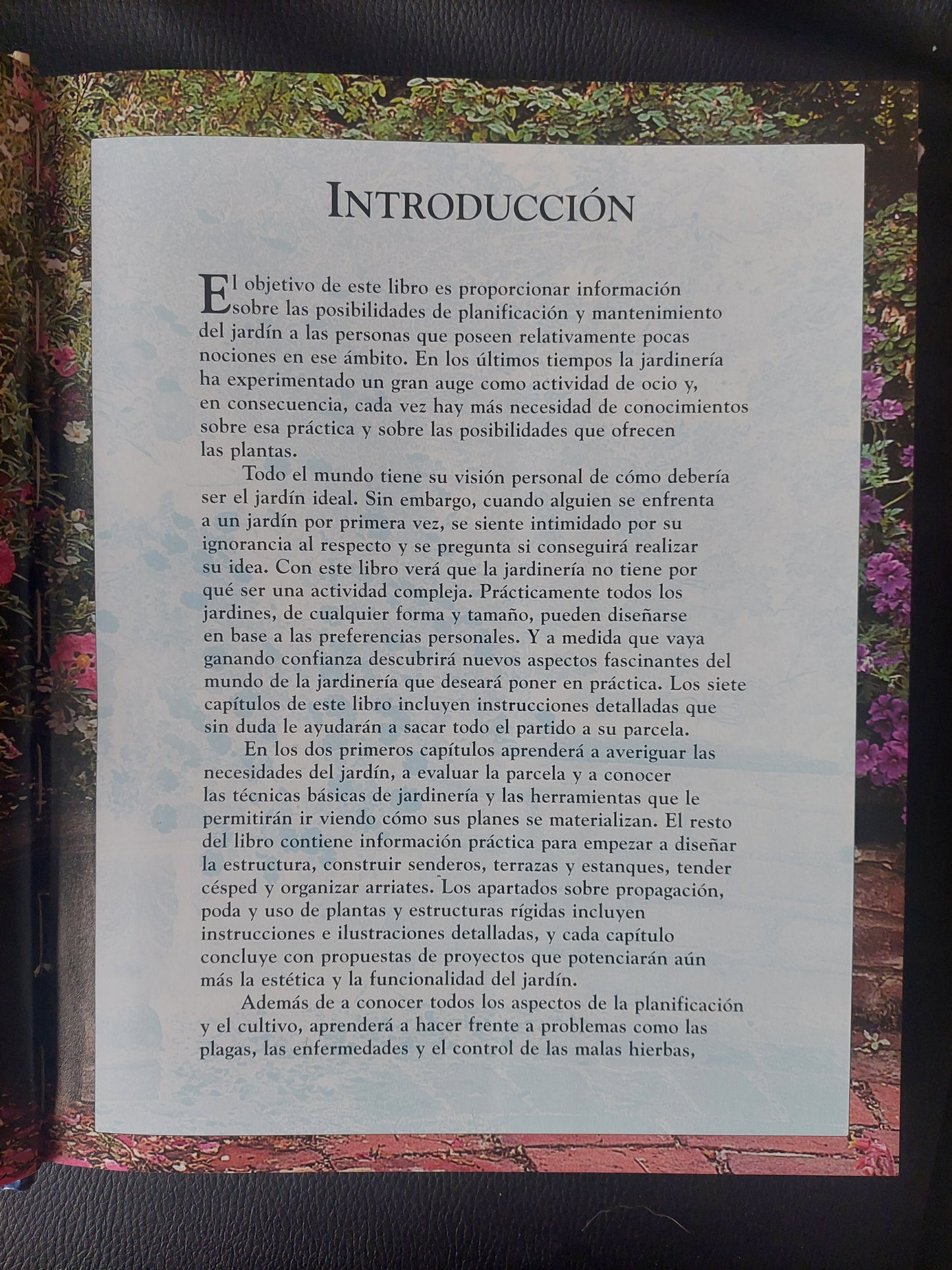 El jardín. Planificación, diseño, cultivo y poda - Deena Beverley y Barty Phillips