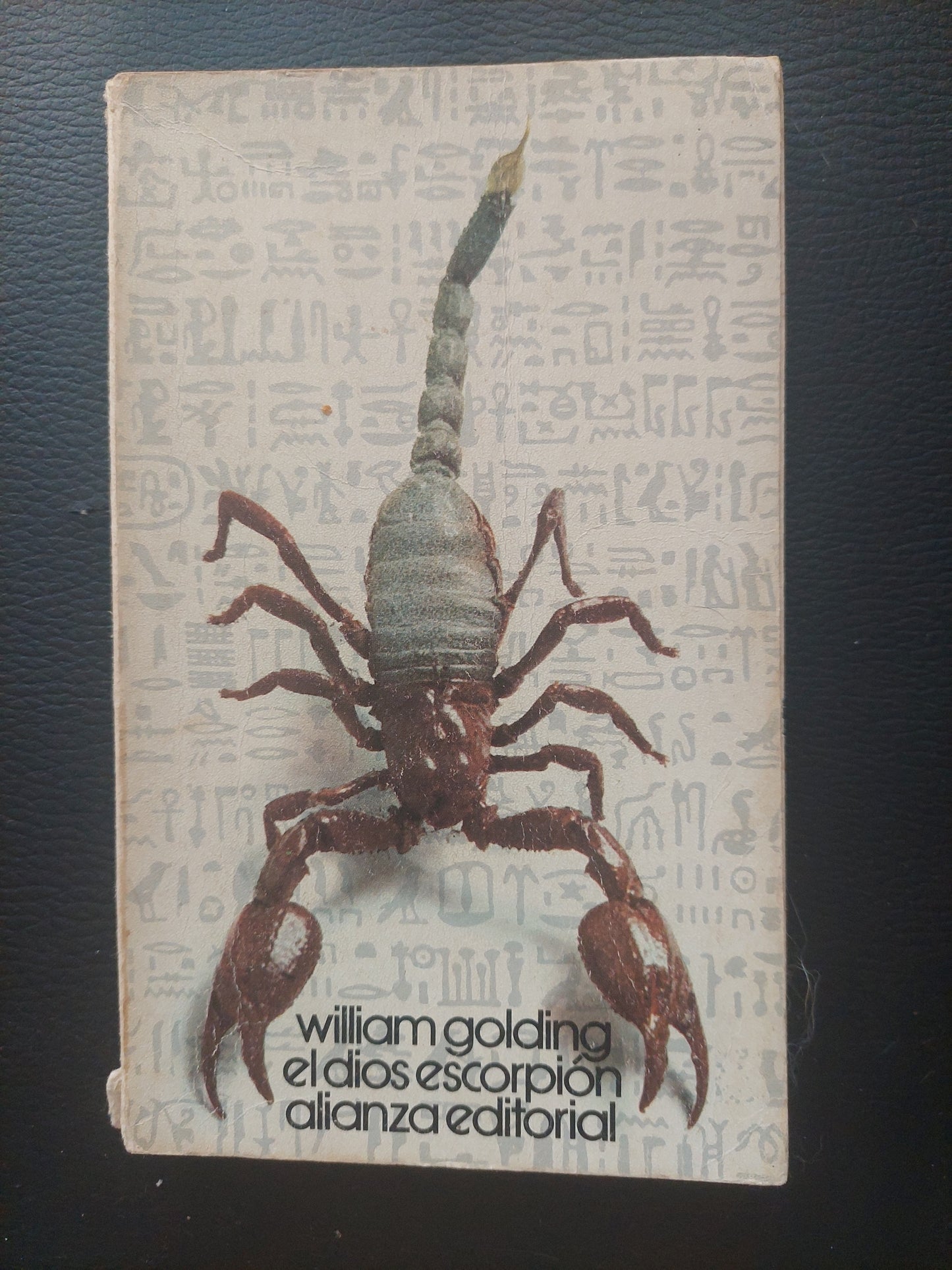 El dios escorpión - William Golding