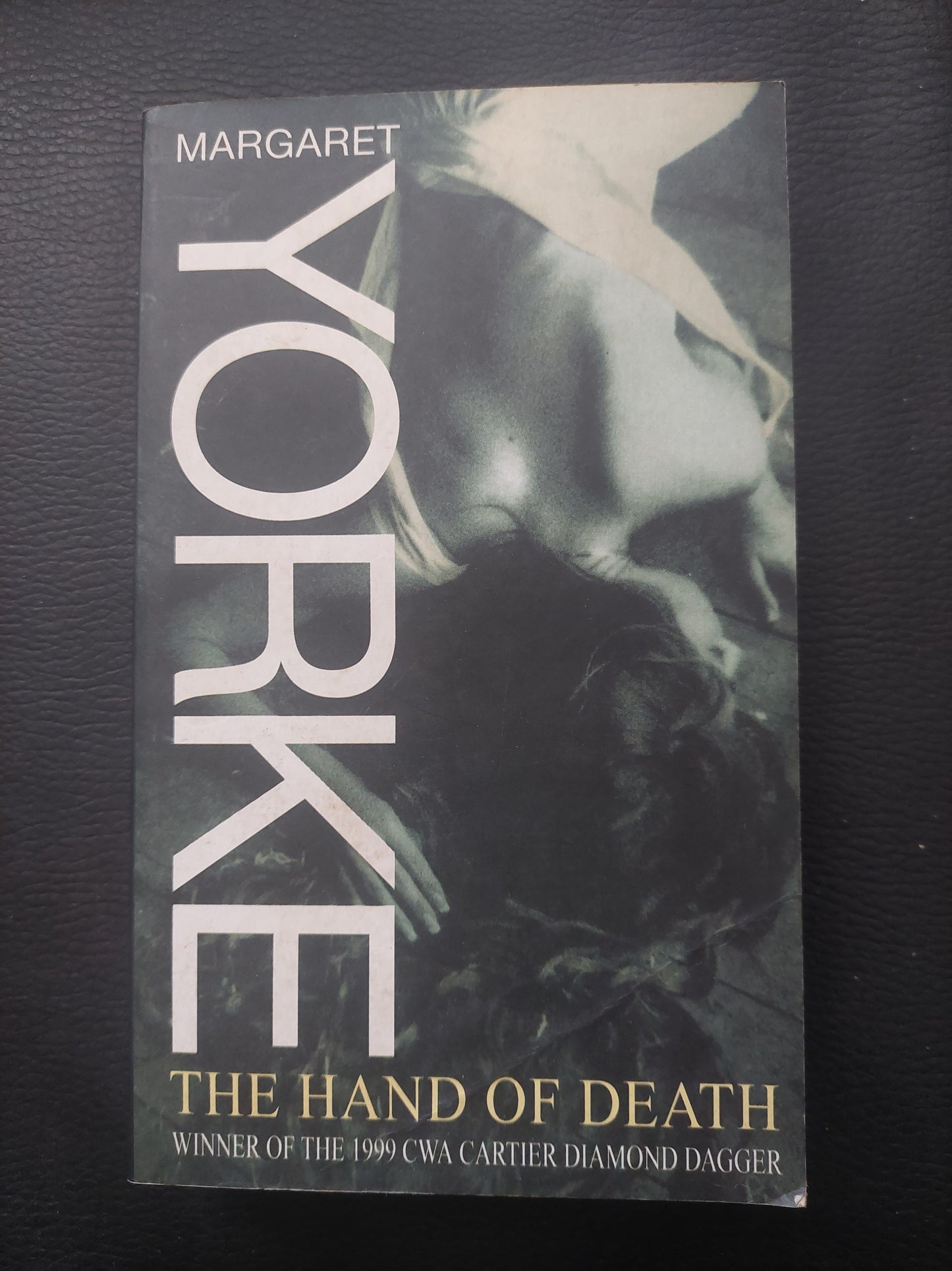 The hand of death - Margaret Yorke