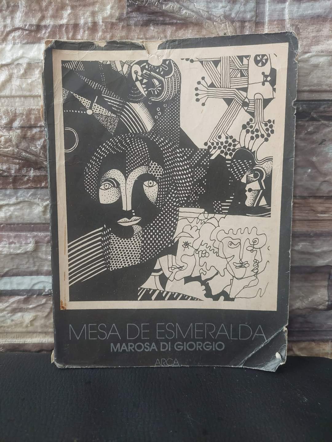 MESA DE ESMERALDA - MAROSA DI GIORGIO
PRIMERA EDICIÓN, FIRMADO POR LA AUTORA