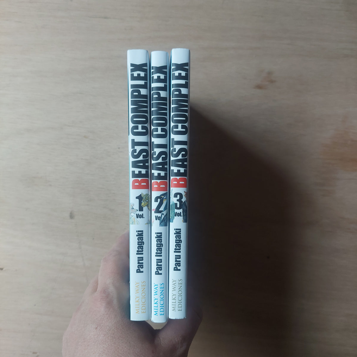 Beast complex - Paru Itagaki. Serie completa (como nuevos)