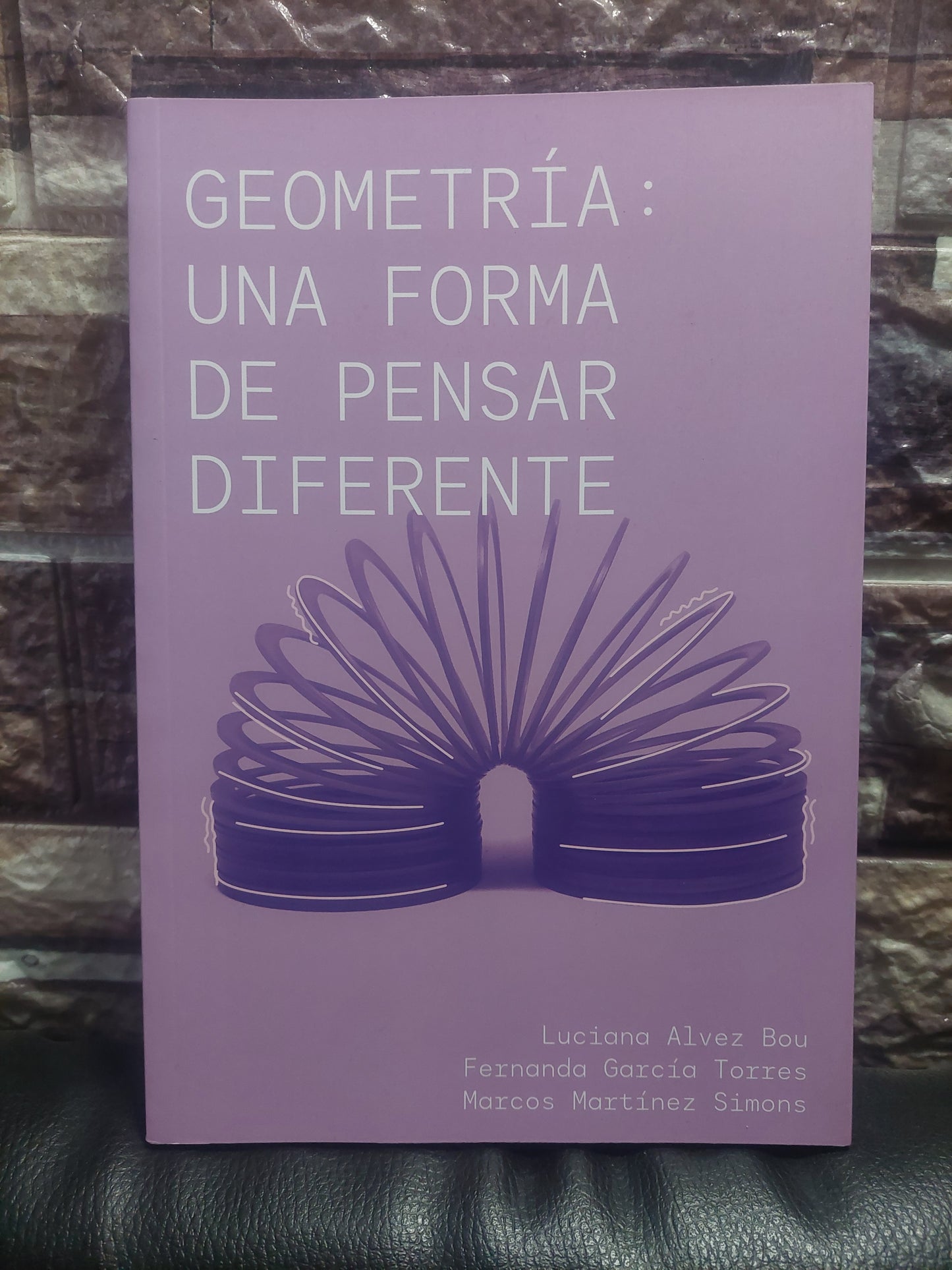 Geometría: una forma de pensar diferente - Alvez Bou, García Torres, Martínez Simons (como nuevo)