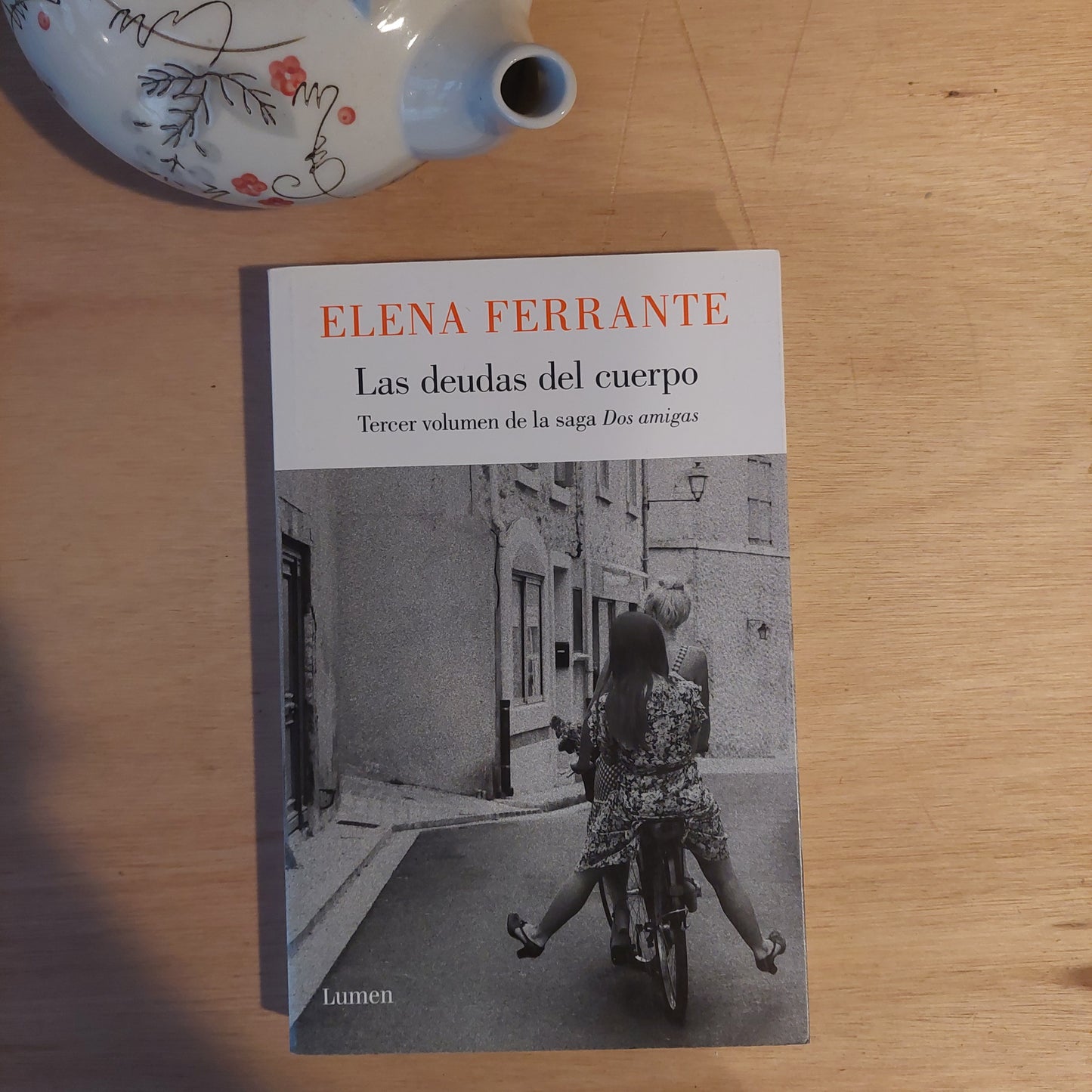 Las deudas del cuerpo - Elena Ferrante (como nuevo)
