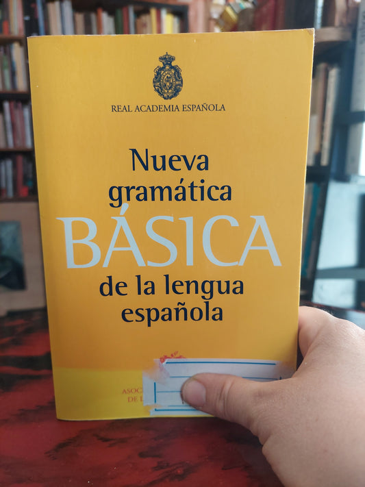 Nueva gramática básica de la lengua española