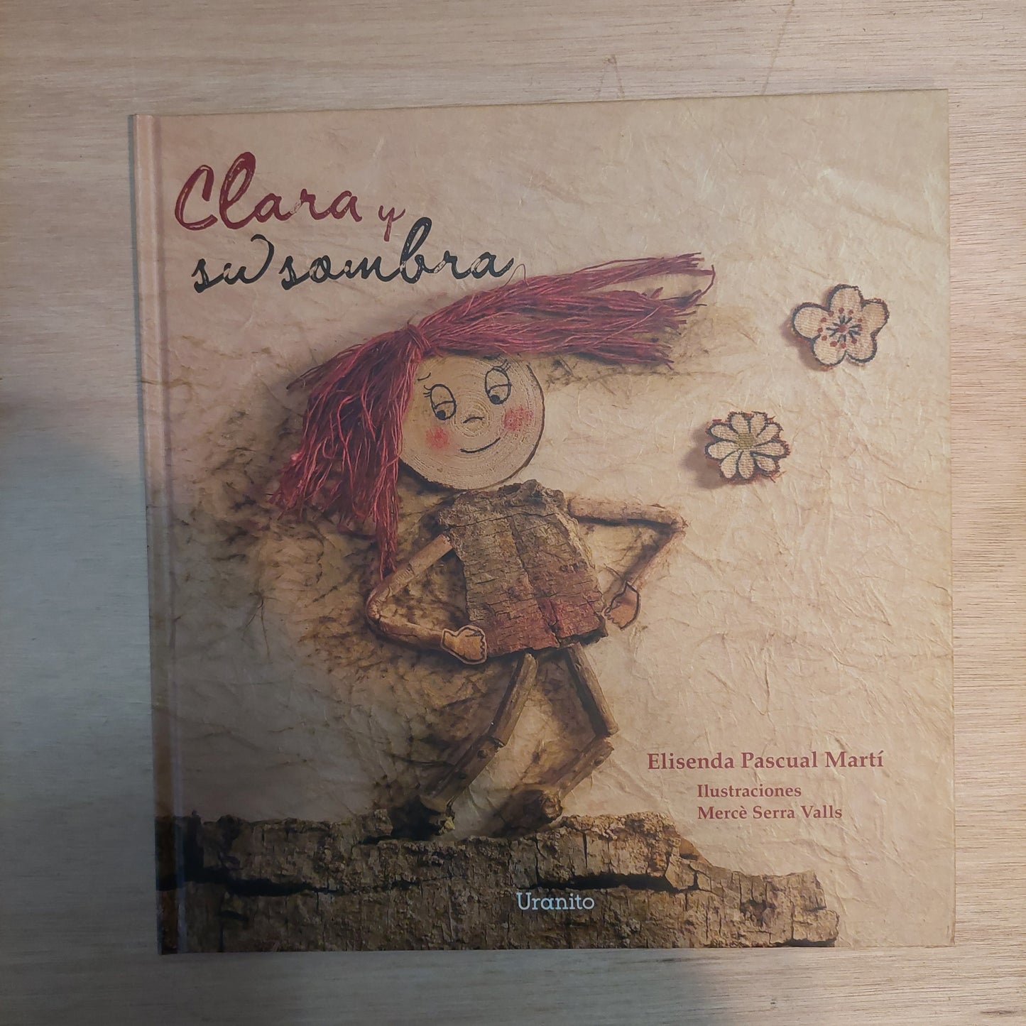 Clara y su sombra - Elisenda Pascual Martí (nuevo)