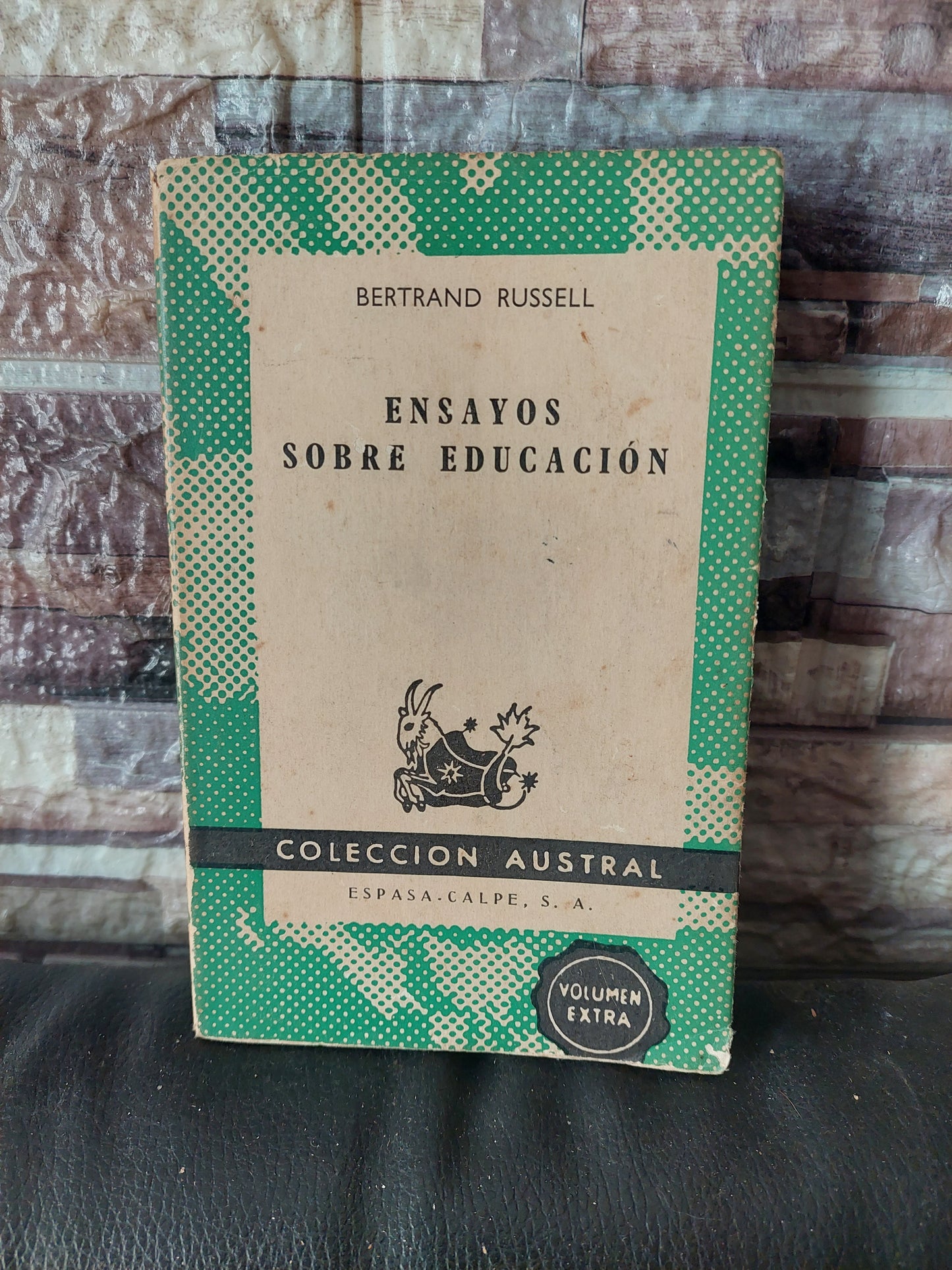 Ensayos sobre educación - Bertrand Russell (subrayado con lapicera)