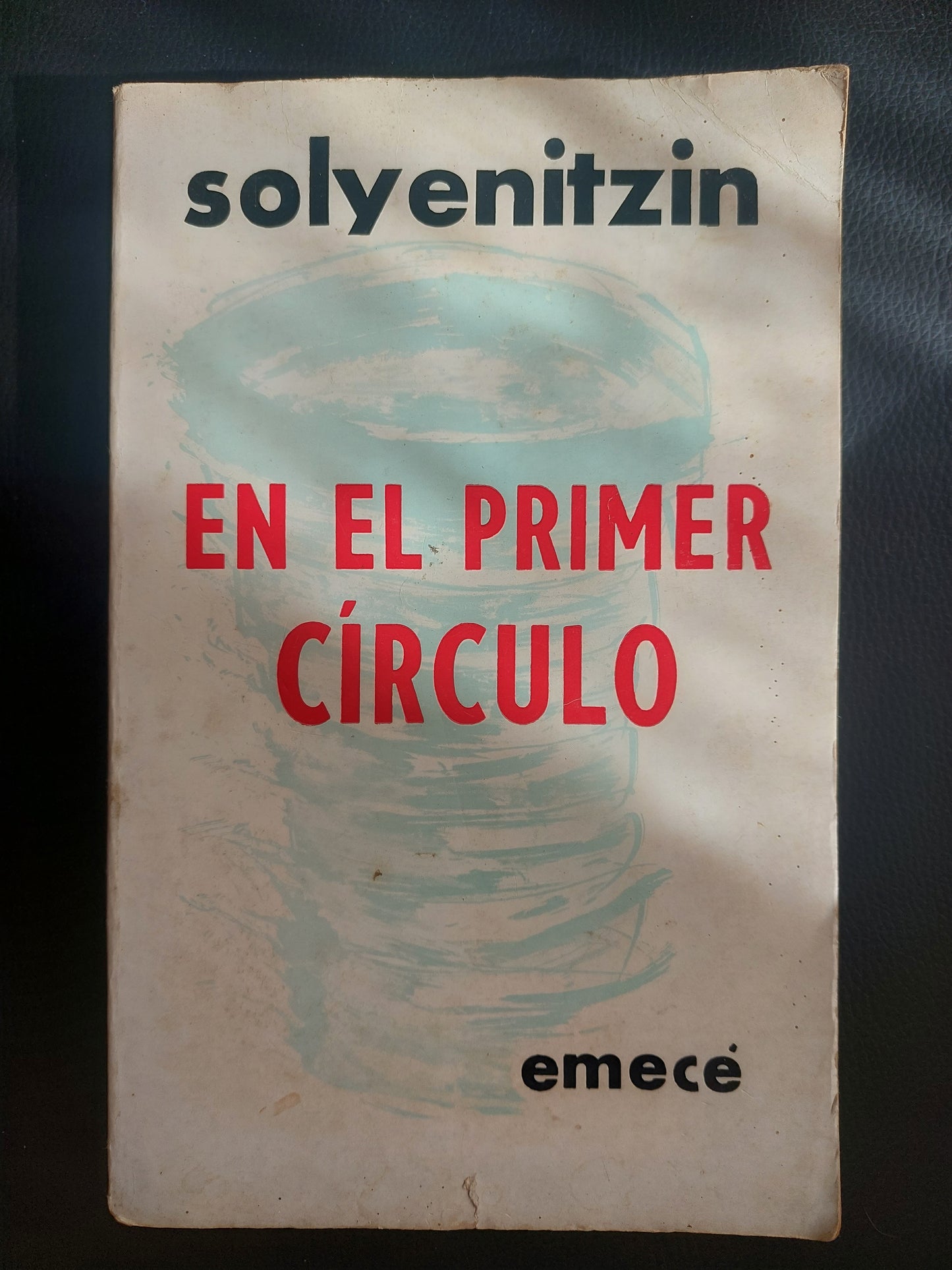 En el primer círculo - Solyenitzin