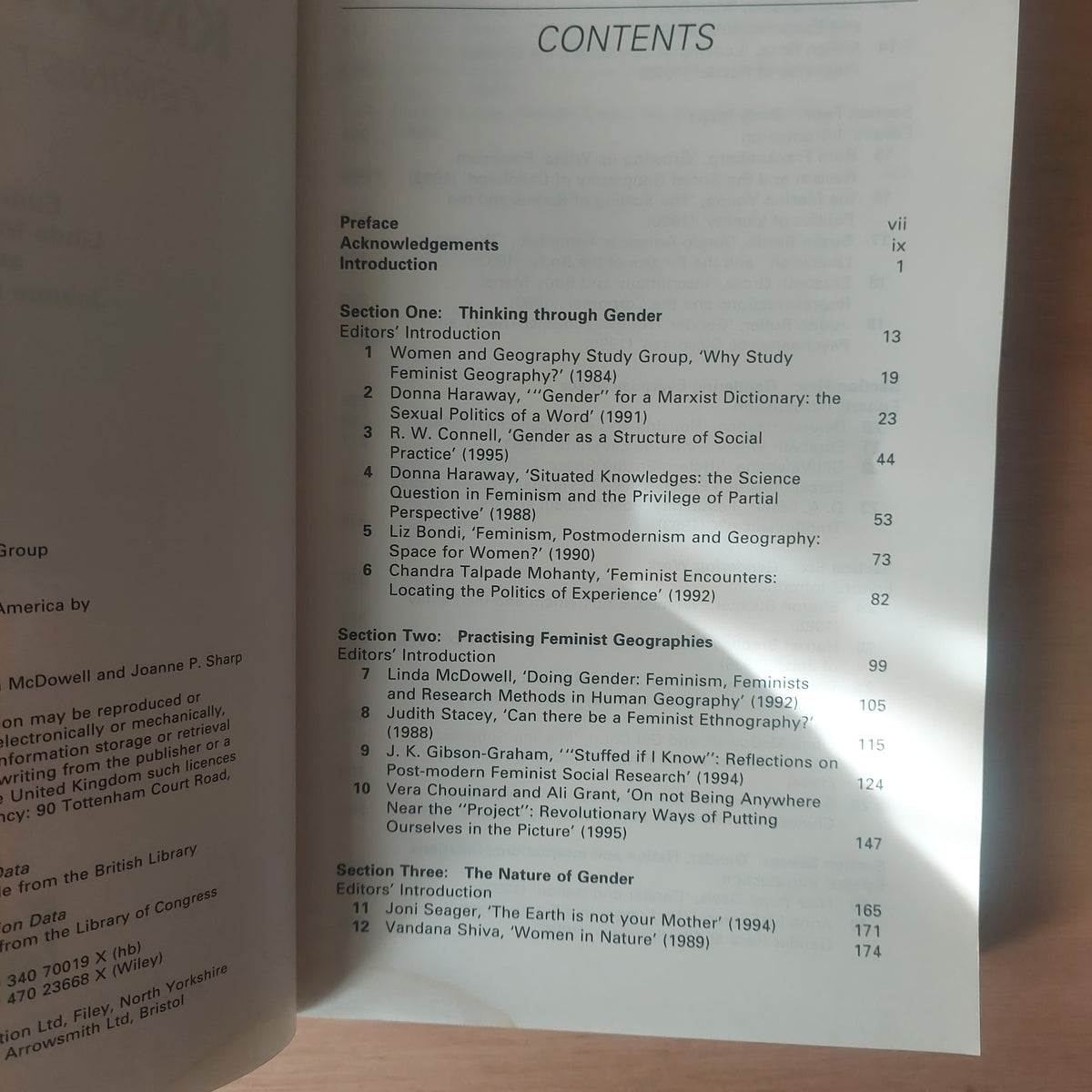 Space, gender, knowledge. Feminist readings