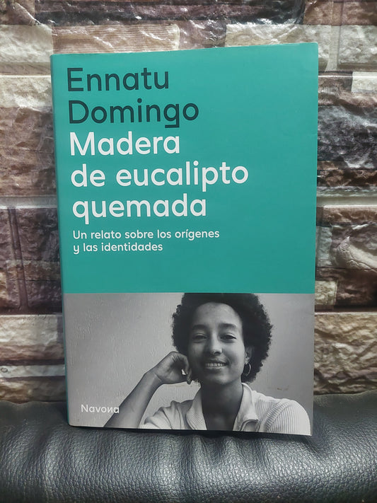 Madera de eucalipto quemada - Ennatu Domingo (nuevo)