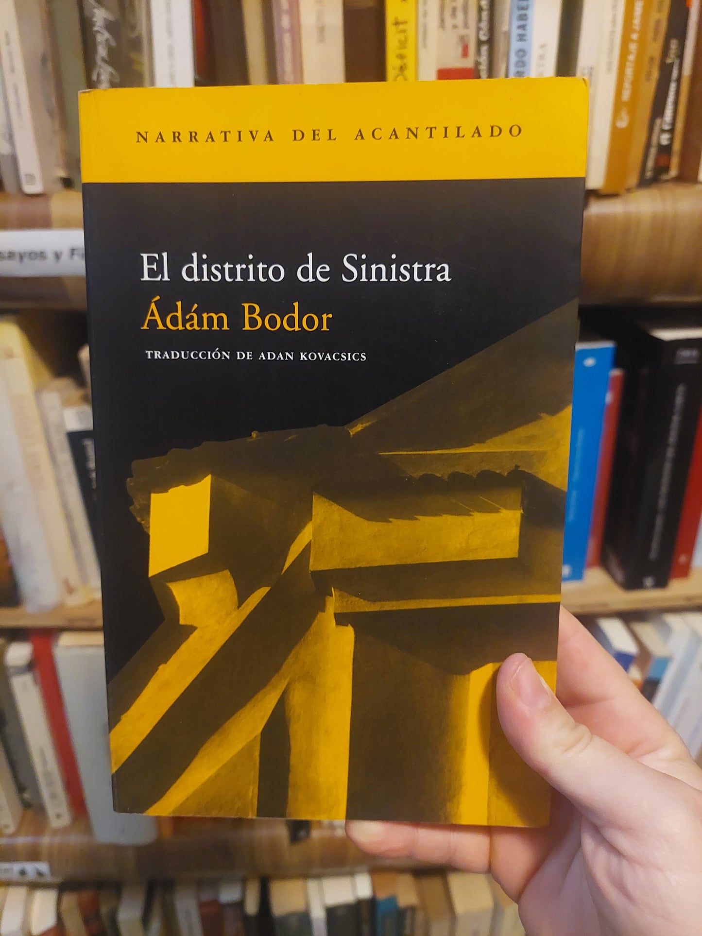 El distrito de Sinistra - Ádám Bodor