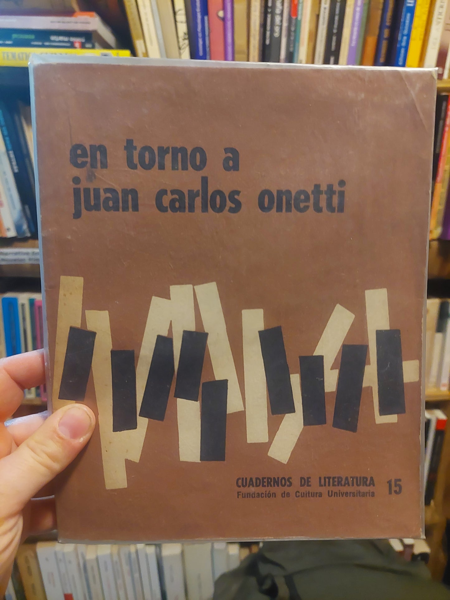 En torno a Juan Carlos Onetti