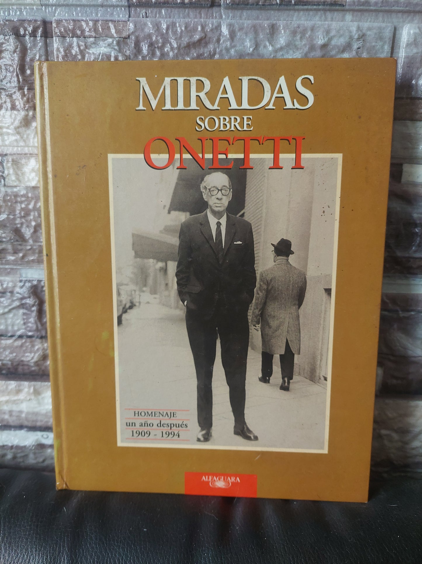 Miradas sobre Onetti