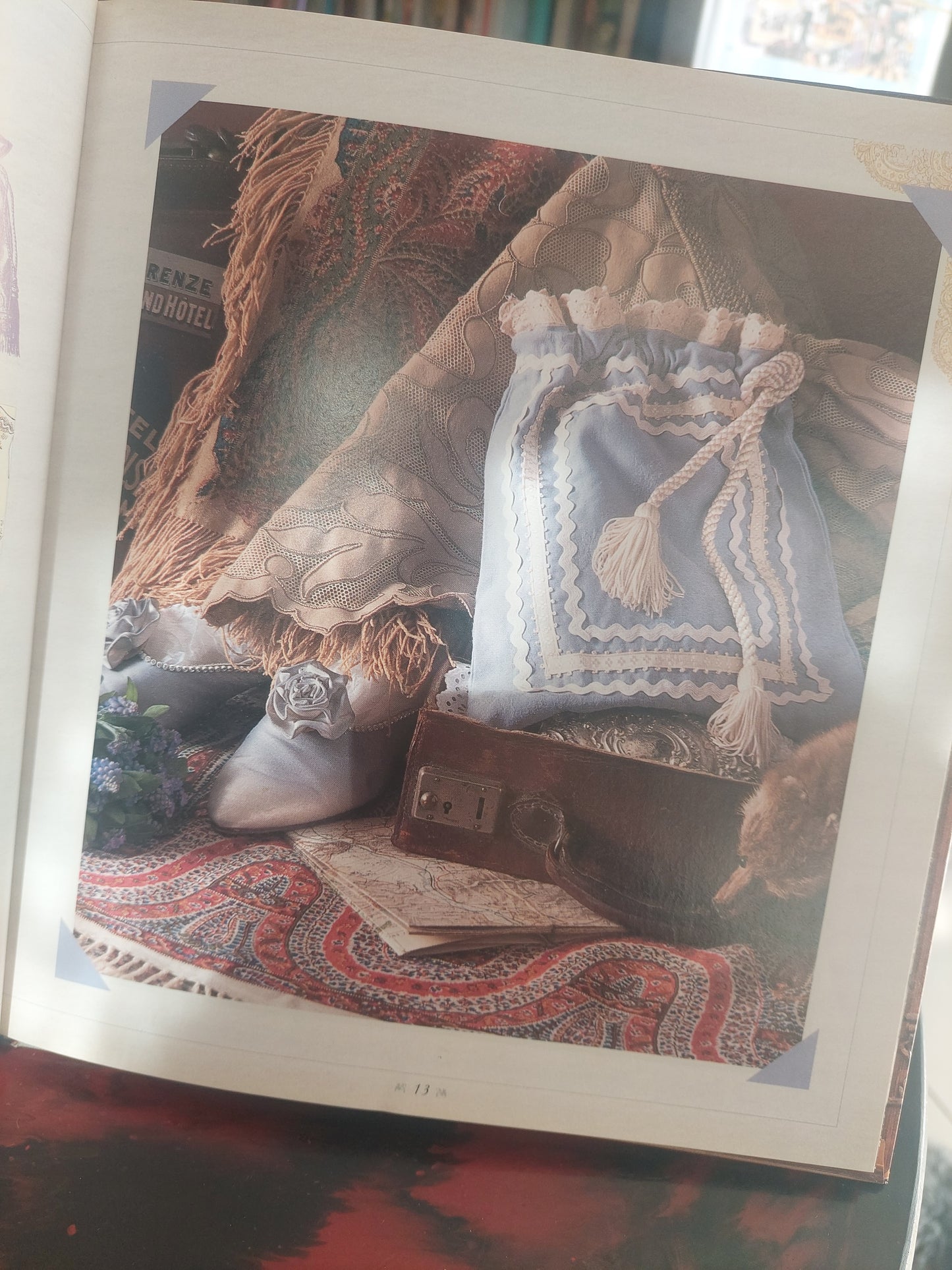 The victorian book of Lavender and old lace