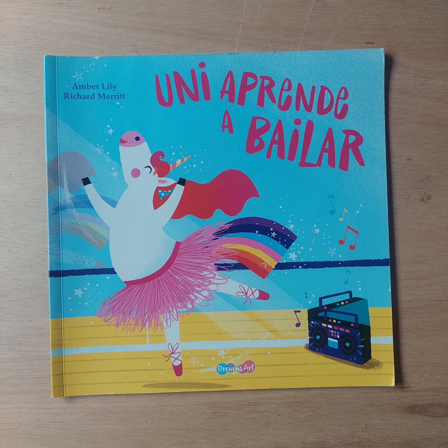 Uni aprende a bailar