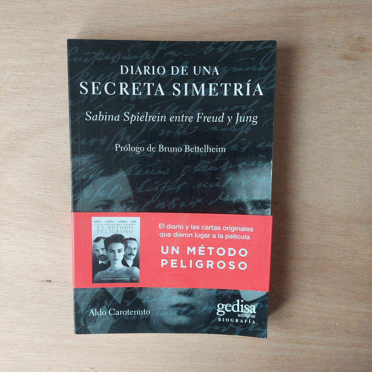 Diario de una secreta simetría - Aldo Carotenuto (nuevo)