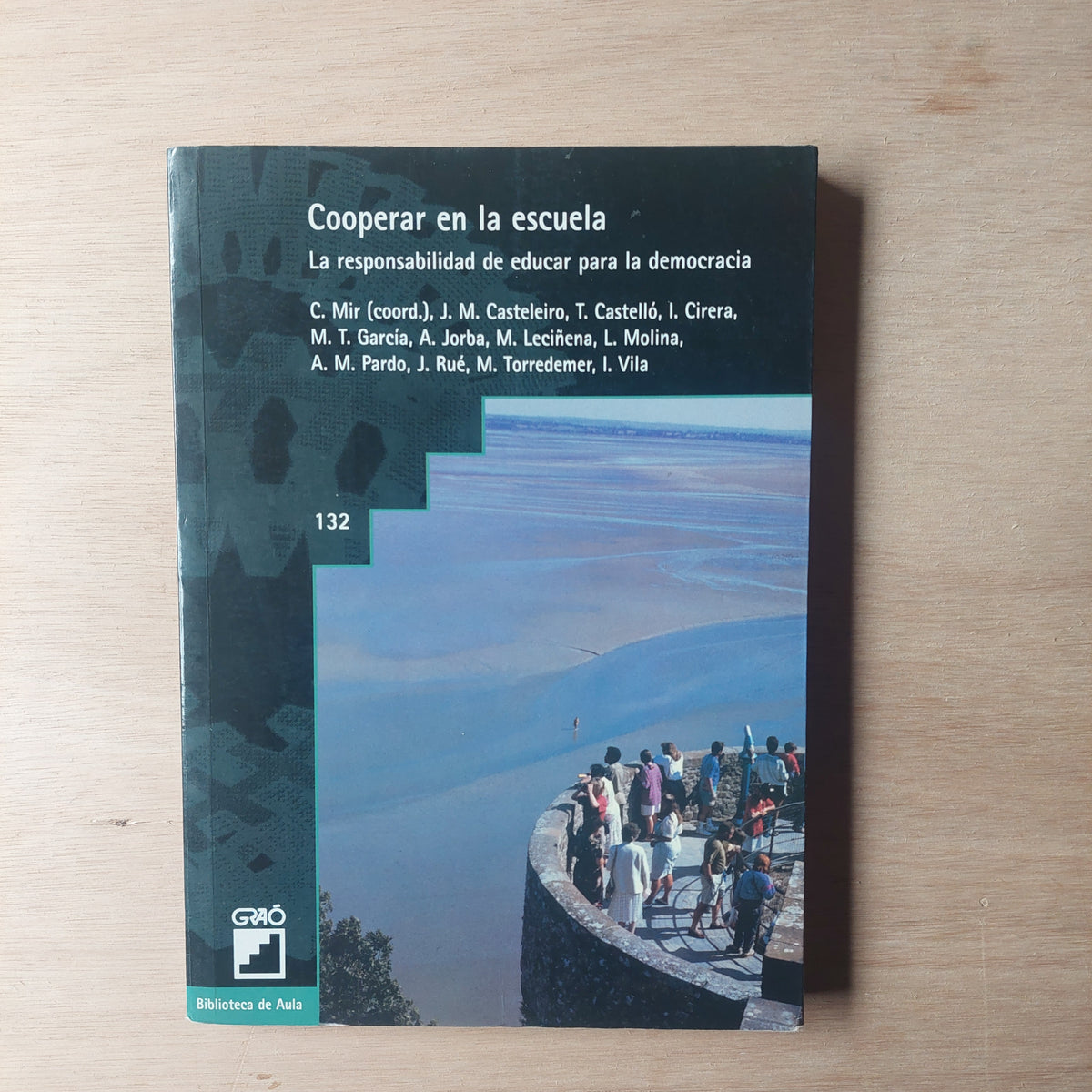 Cooperar en la escuela. La responsabilidad de educar para la democracia