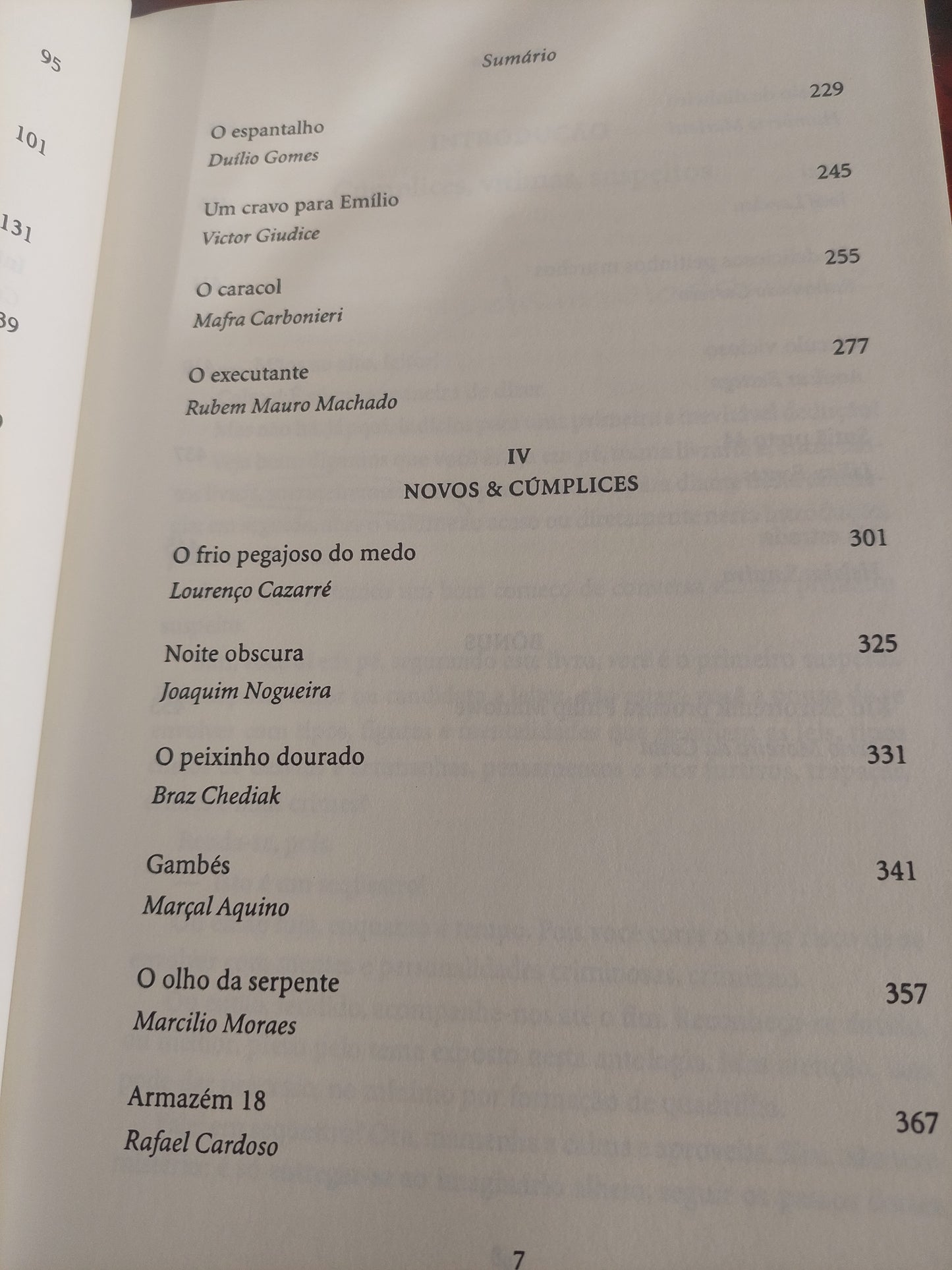 Crime feito em casa. Contos policiais brasileiros - Flávio Moreira da Costa