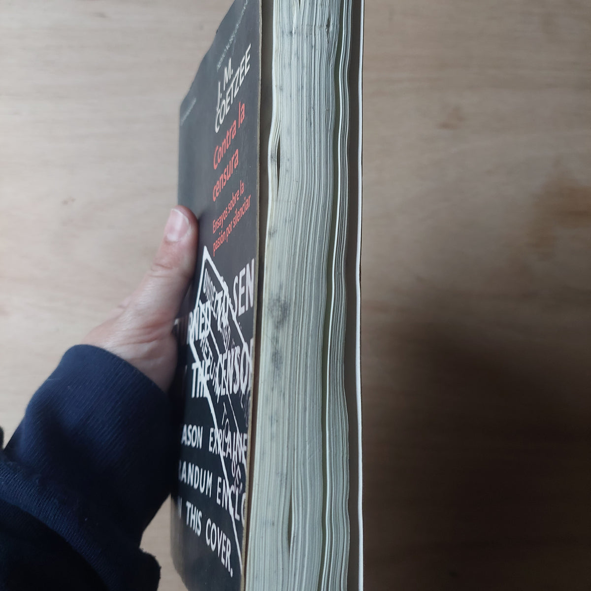 Contra la censura - J.M. Coetzee (con humedad)