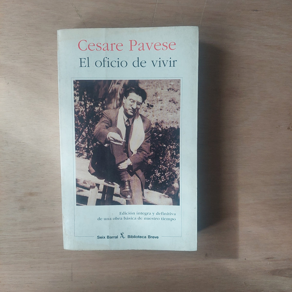 El oficio de Vivir - Cesare Pavese (algunos detalles de humedad)