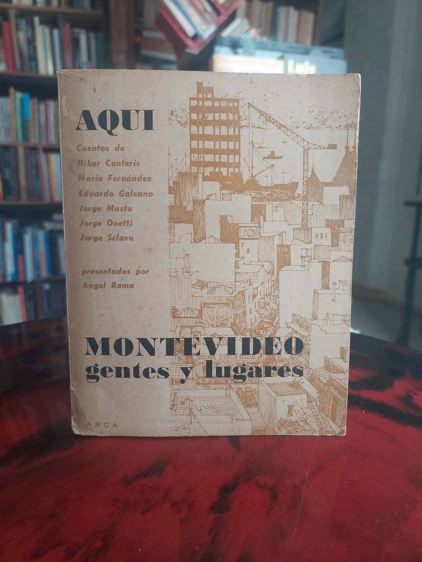 Aquí. Montevideo, gentes y lugares