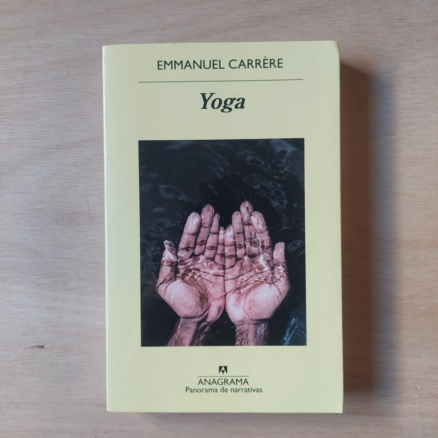 Yoga - Emmanuel Carrére (subrayado con flúor)