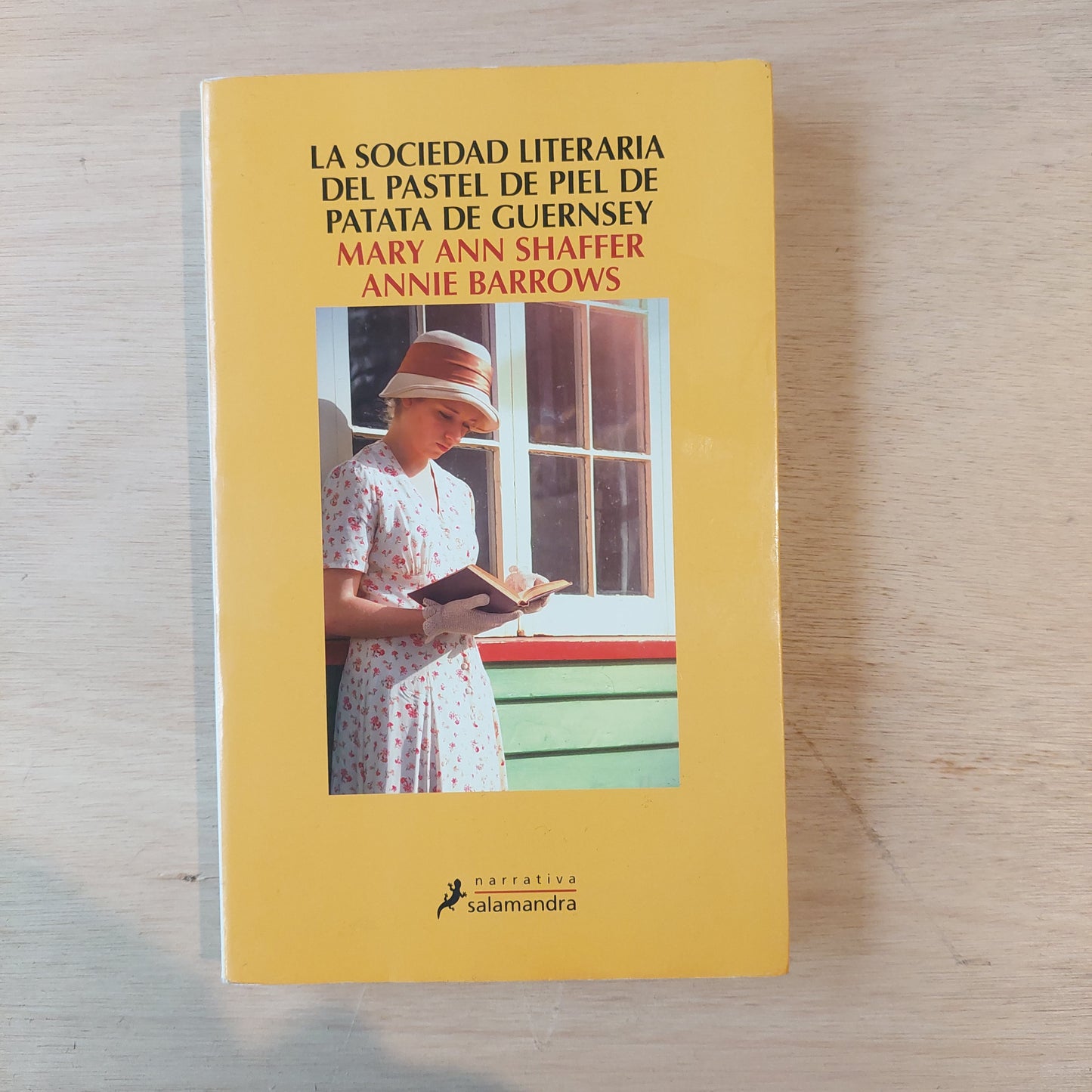 La sociedad literaria del pastel de piel de patata de Guernsey - Shaffer y Barrows