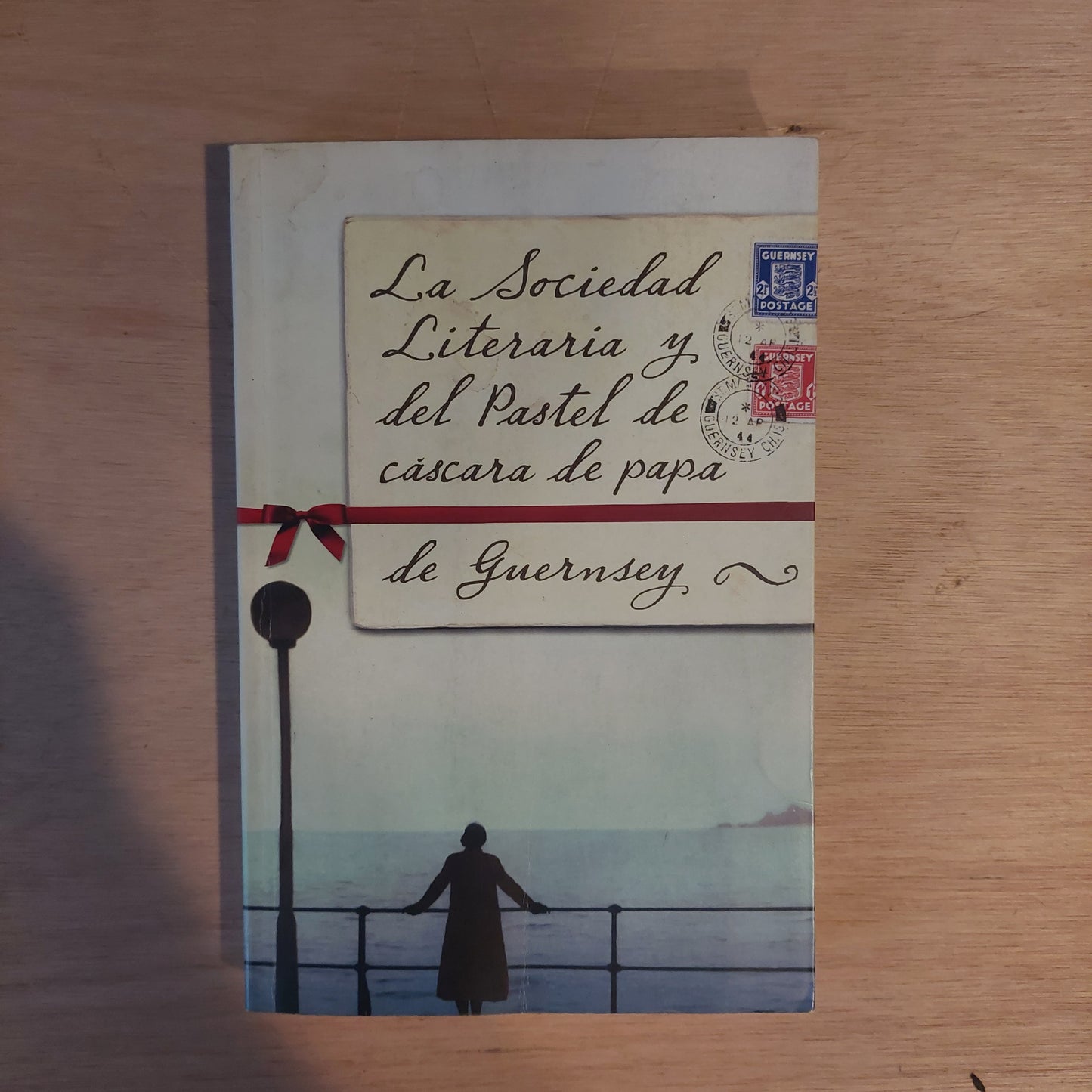 La sociedad literaria y del pastel de cáscara de papa de Guernsey - Shaffer y Barrows
