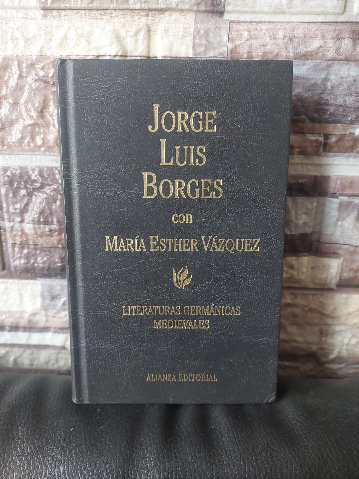 Literaturas germánicas medievales - Borges y Vázquez