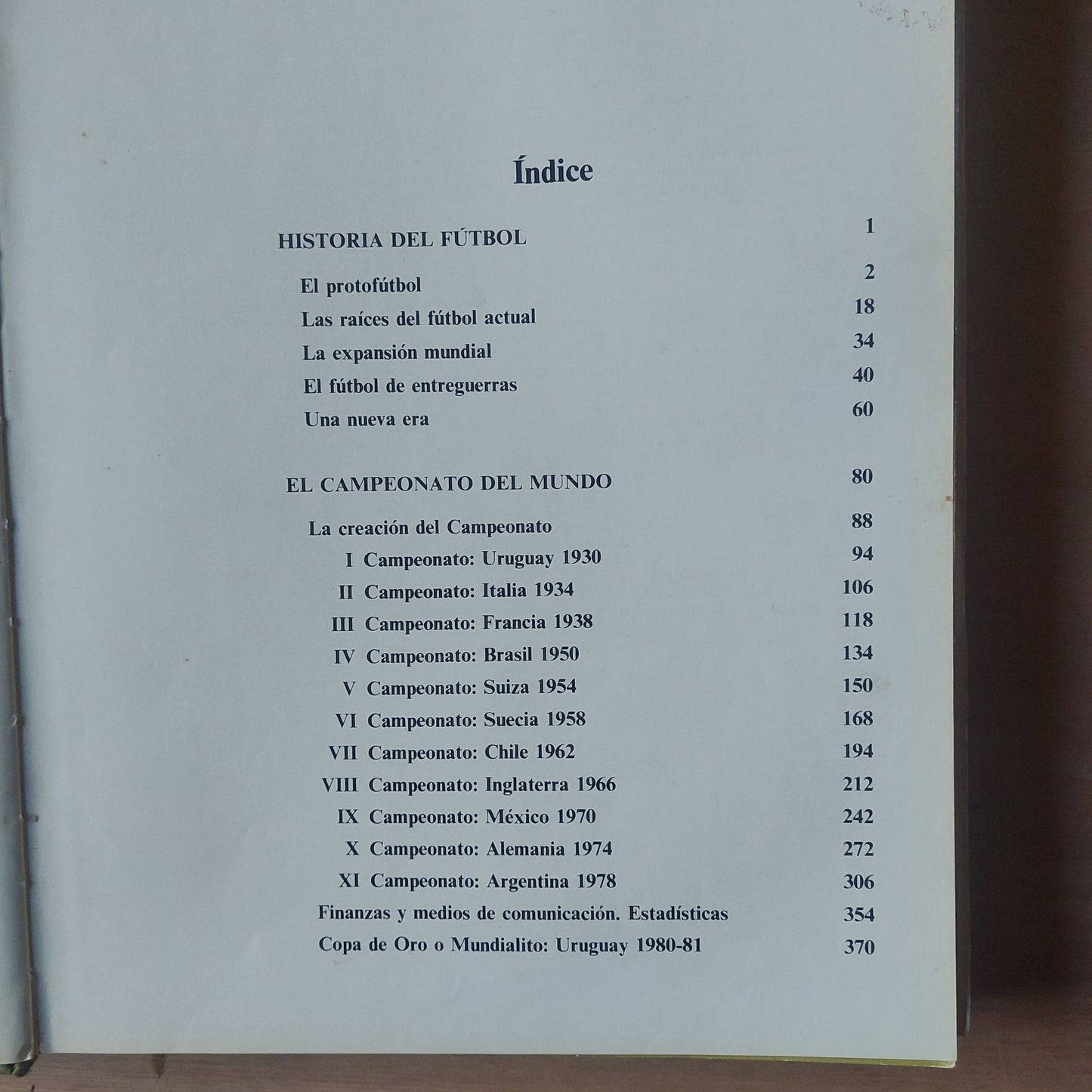 Biblioteca total del fútbol. De los orígenes al Mundial