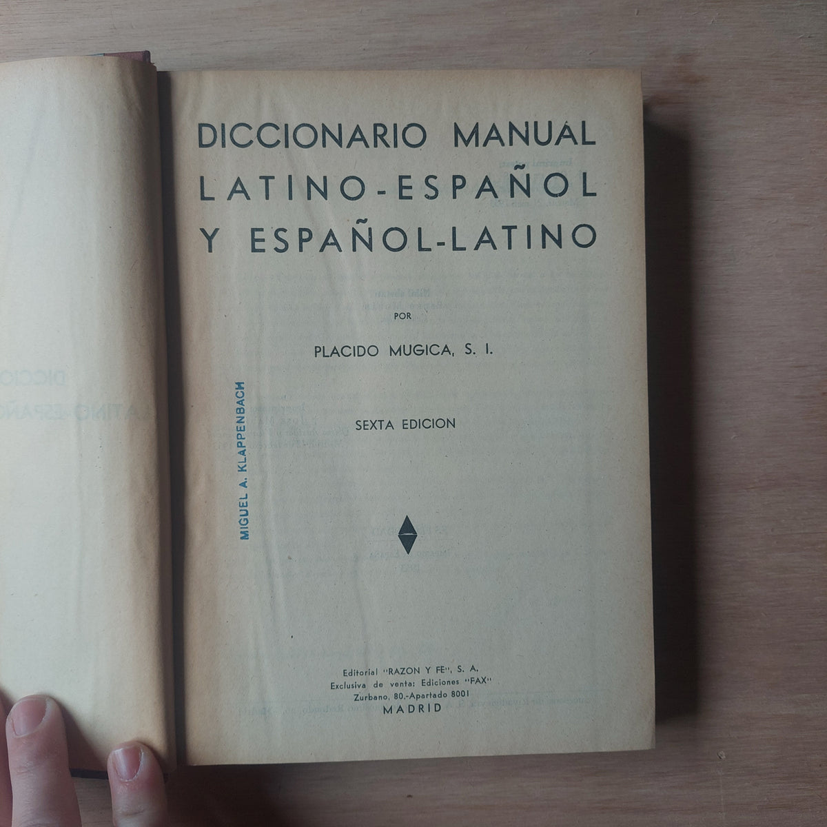 Diccionario manual latino - español y español - latino