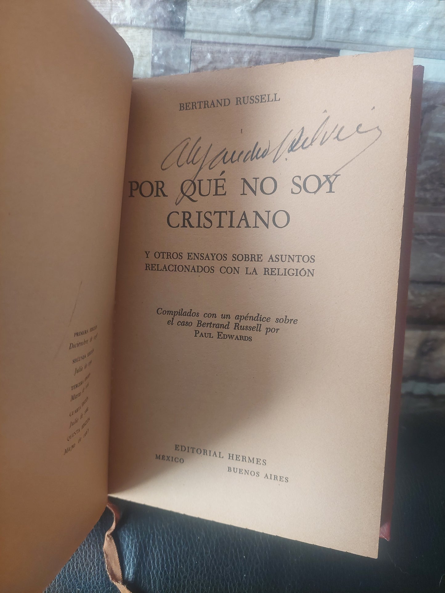 Ética y política en la sociedad humana/Por qué no soy cristiano - Bertrand Russell (subrayado con lapicera)