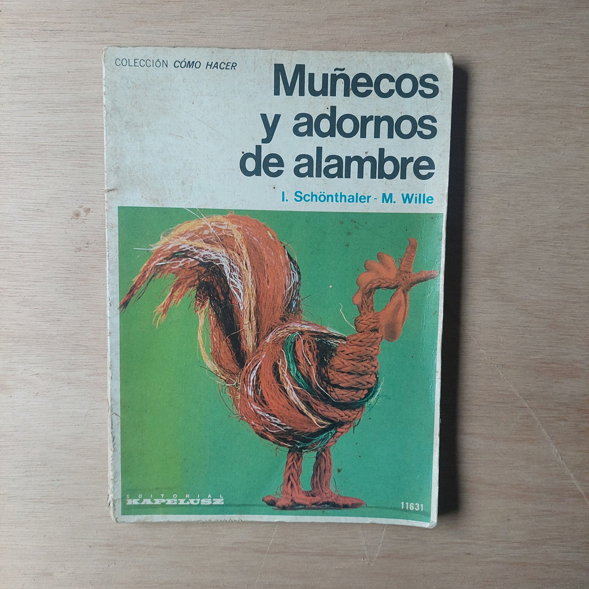 Muñecos y adornos de alambre