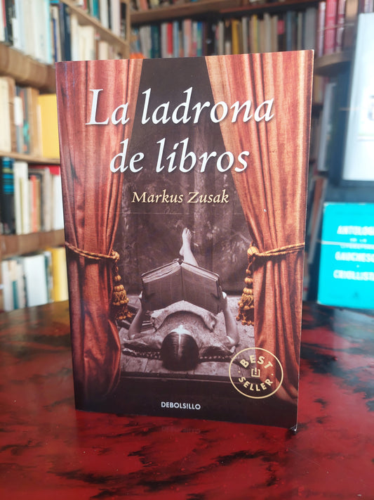 La ladrona de libros - Markus Zusak (como nuevo)