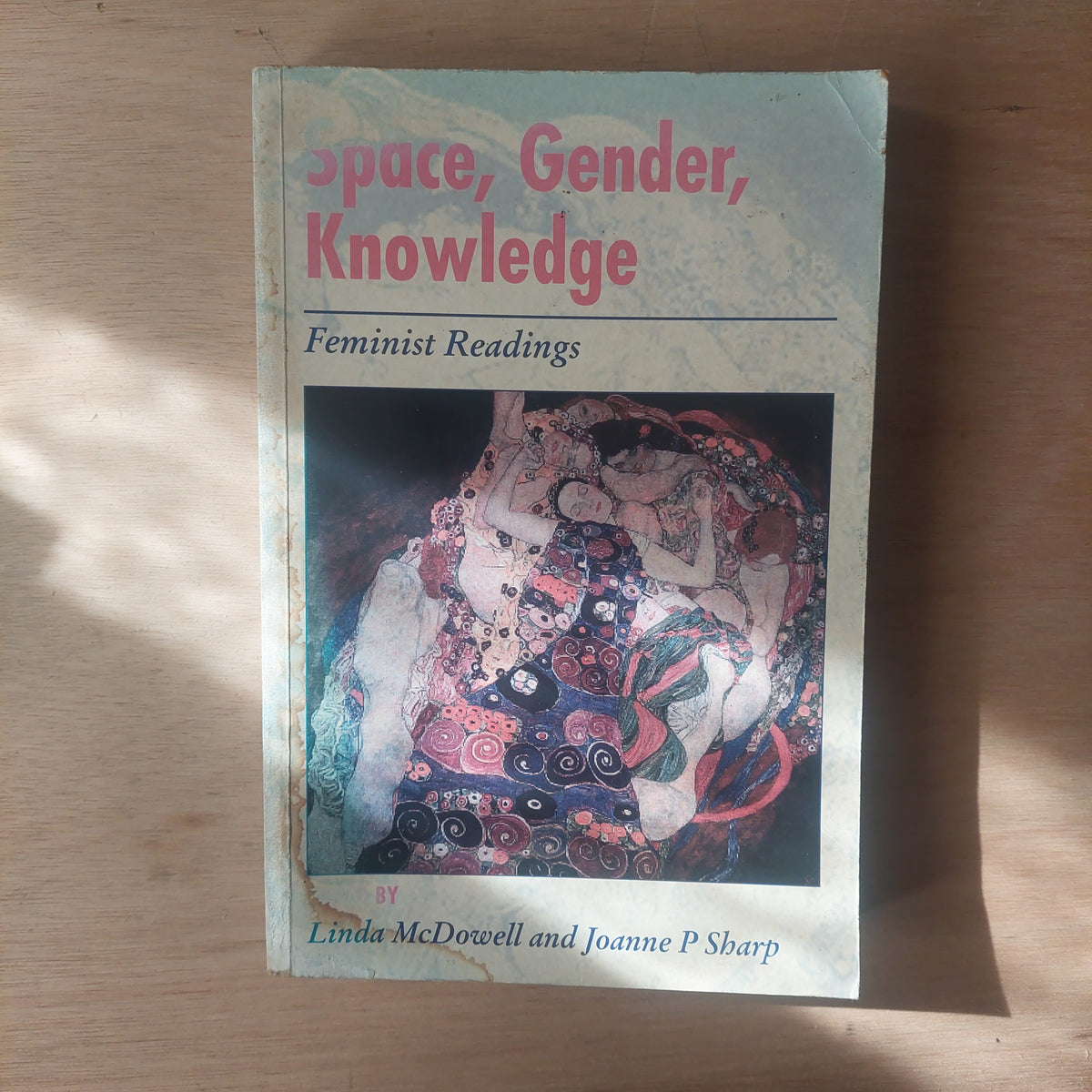 Space, gender, knowledge. Feminist readings